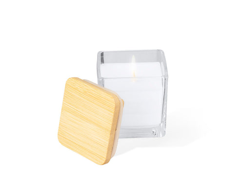 Aromatische Kerze im transparenten Glasbehälter, quadratische Form mit Bambusdeckel - Safron Personalisiert
